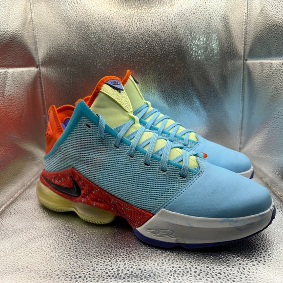 Size 11 Nike LeBron 19 Low Top Blue Chill Mens Basketball Sneakers DO9829-400